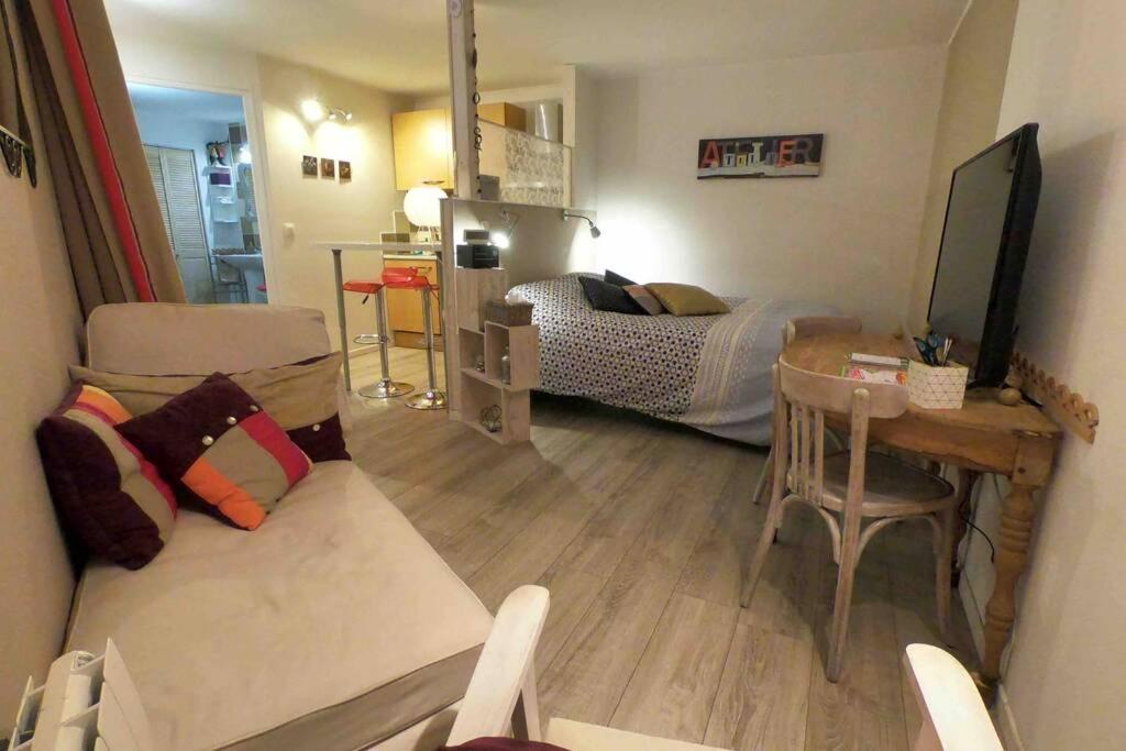 Studio Rez-De-Chaussee, A Lesquin/Lille Aeroport Bagian luar foto